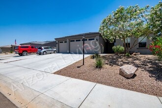 2646 E Punta Vista in Kingman, AZ - Foto de edificio - Building Photo