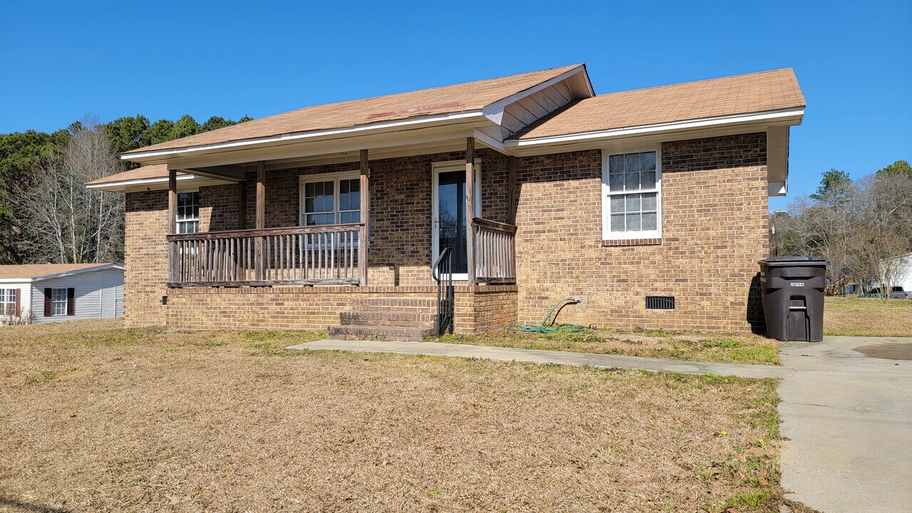 4525 Legion Rd in Blackville, SC - Building Photo