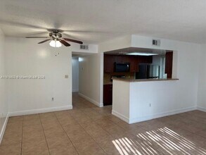 3188 Coral Lake Way in Coral Springs, FL - Building Photo - Building Photo
