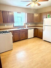 74 Vernon St, Unit Unit 1 in Wakefield, MA - Building Photo - Building Photo