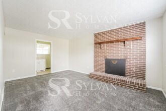 1112 Elmira St in Monaca, PA - Foto de edificio - Building Photo