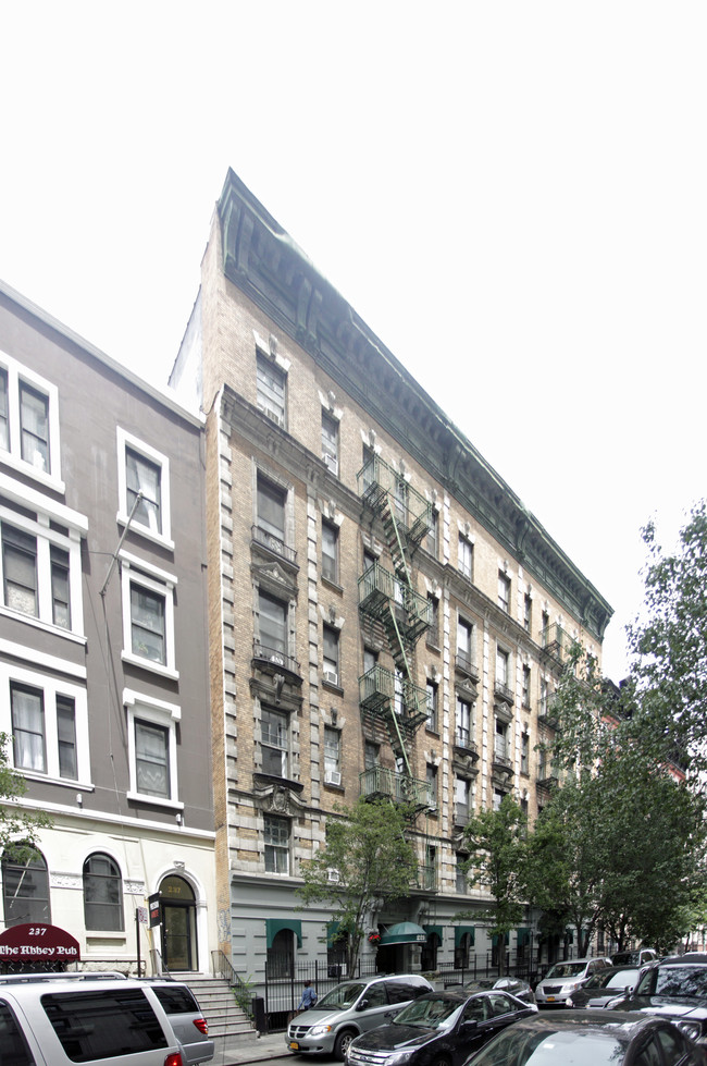 229 W 105th St in New York, NY - Foto de edificio - Building Photo