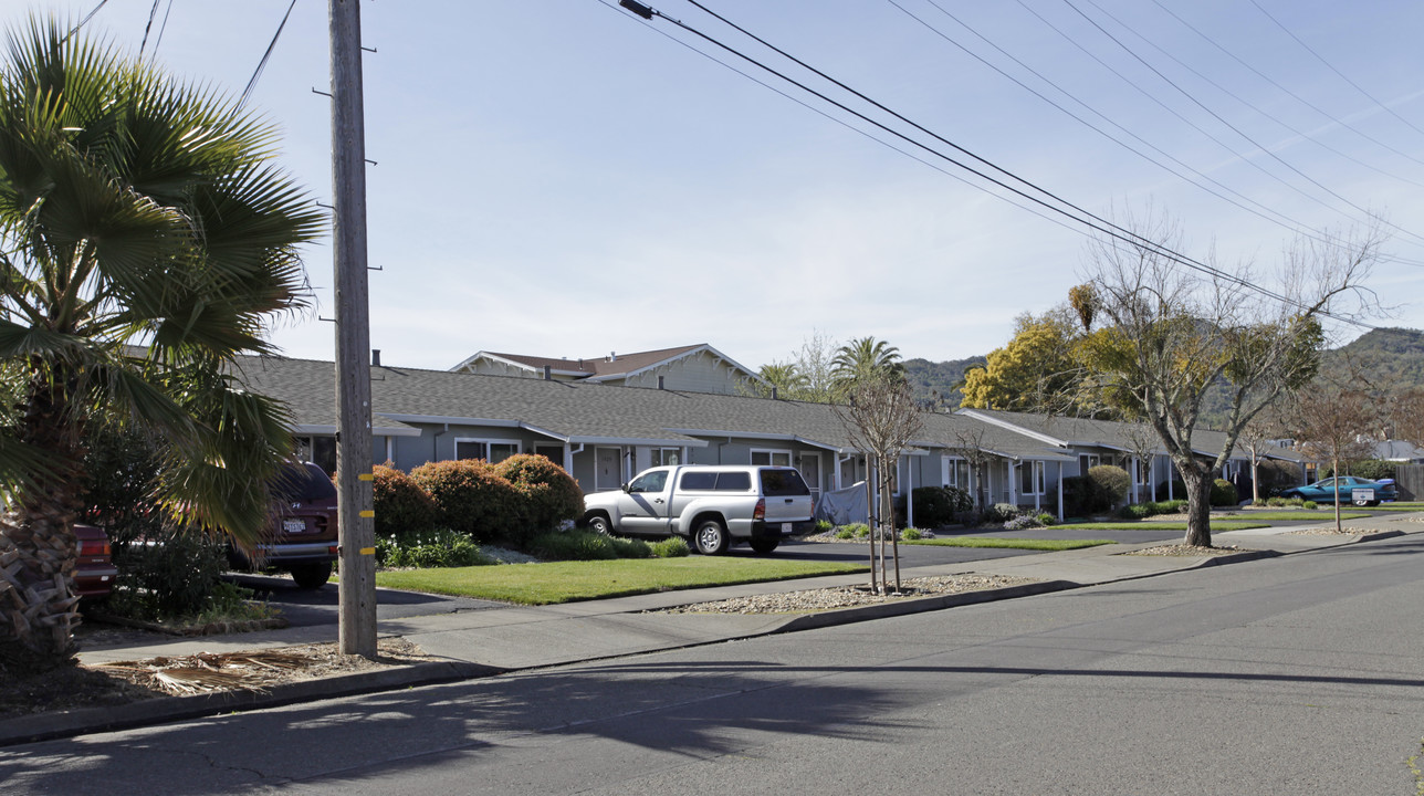 1925-1949 Mulberry St in Yountville, CA - Building Photo