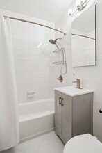 330 E 83rd St in New York, NY - Building Photo - Building Photo