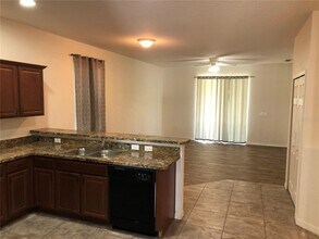 856 Krenson Woods Ln in Lakeland, FL - Building Photo - Building Photo