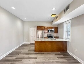 230 S Exeter St in Baltimore, MD - Building Photo - Building Photo