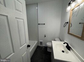 3038 N 8th St in Philadelphia, PA - Building Photo