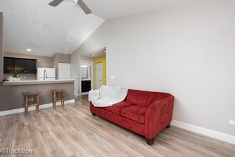 1610 McClure Rd in Aurora, IL - Building Photo - Building Photo
