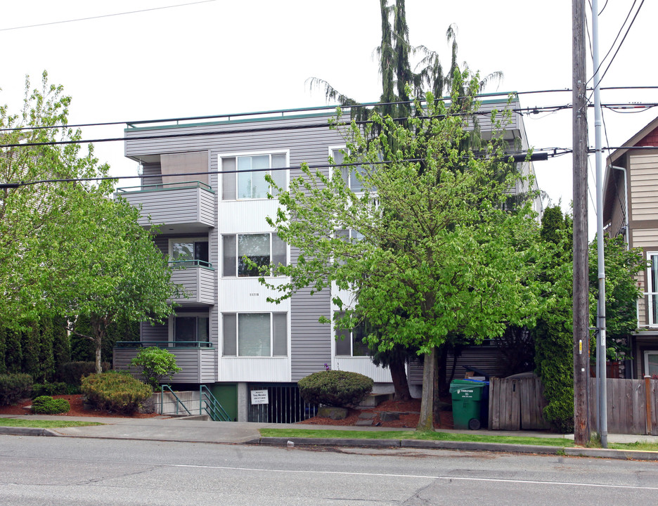 Broadview Sunset Apartments in Seattle, WA - Building Photo