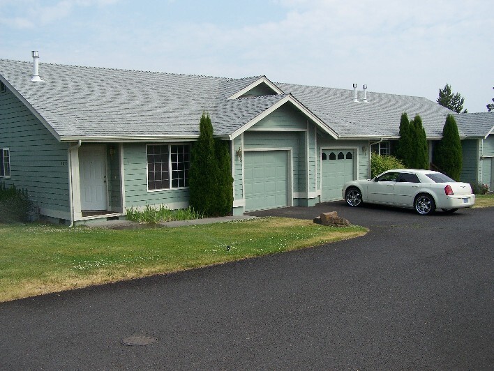 1070 NE Purcell Blvd in Bend, OR - Building Photo