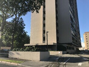 775 Kinalau Pl, Unit 701 in Honolulu, HI - Foto de edificio - Building Photo