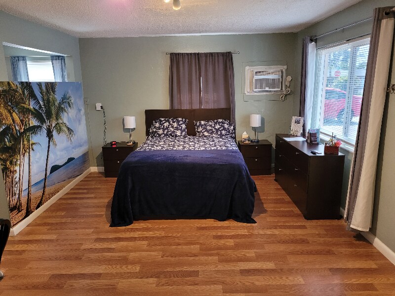 129 SE 2nd Terrace, Unit 2 in Hallandale Beach, FL - Building Photo