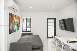 733 Michigan Ave in Miami Beach, FL - Building Photo - Building Photo