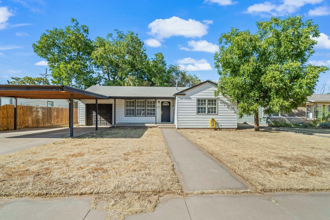 2818 37th St in Lubbock, TX - Building Photo