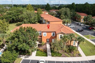 8420 Blue Lagoon Dr in Kissimmee, FL - Building Photo - Building Photo