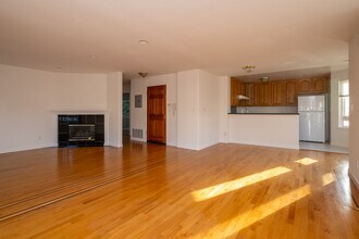 1701 Judah St, Unit #A in San Francisco, CA - Building Photo - Building Photo