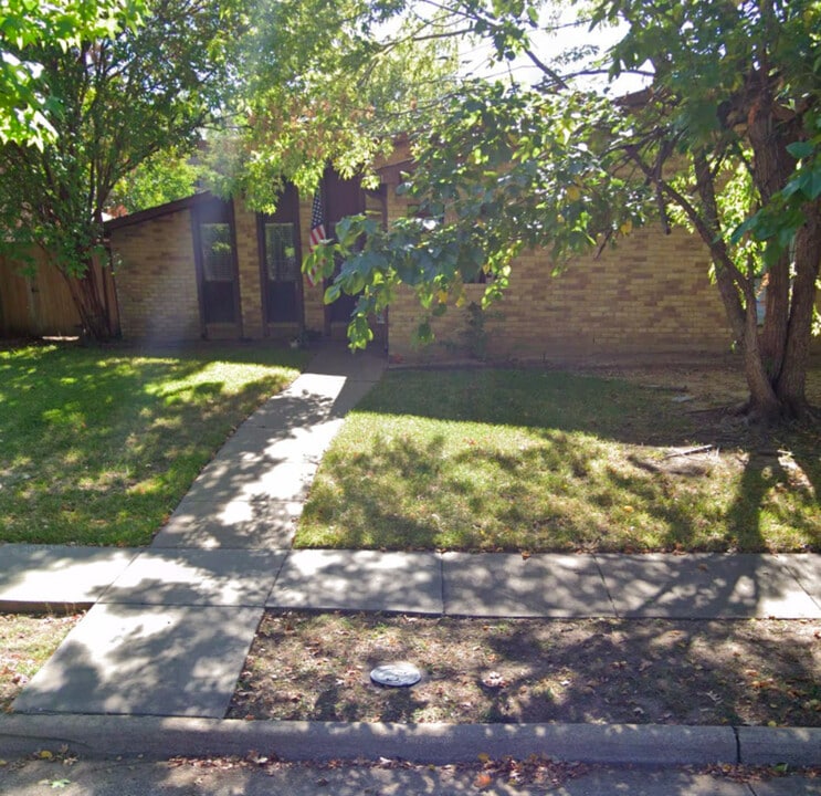 311 Woodhurst Dr in Coppell, TX - Building Photo