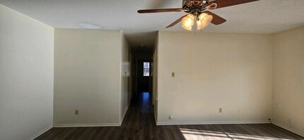 128-130 Queens Ct in Longview, TX - Building Photo - Building Photo