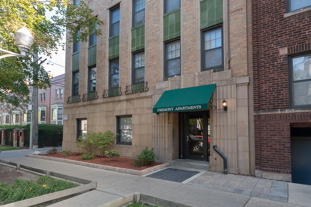 3834 N Fremont St in Chicago, IL - Building Photo