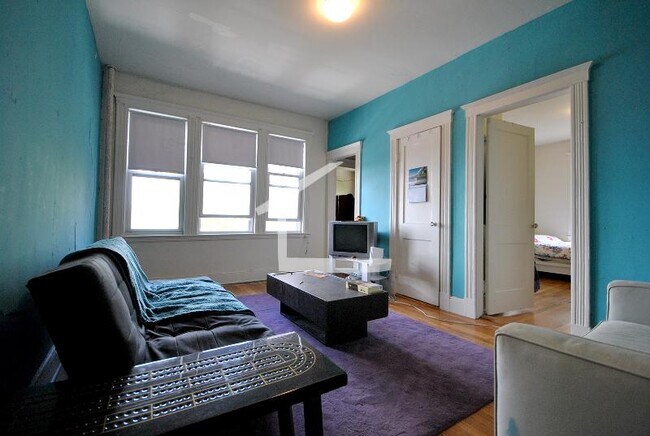 1626 Comm.Ave Unit 12 in Boston, MA - Building Photo - Building Photo