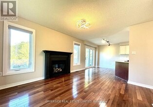 46 Country Ln in Barrie, ON - Building Photo - Building Photo