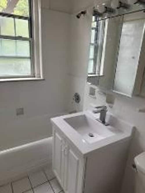 519 Monroe Ave, Unit elmora in Elizabeth, NJ - Foto de edificio - Building Photo