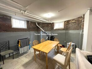 38 Cherry St, Unit 1 in Somerville, MA - Foto de edificio - Building Photo