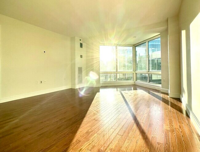75 Cambridge Pky, Unit PH10 in Cambridge, MA - Building Photo - Building Photo