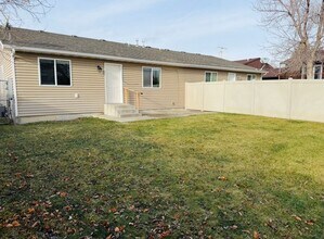 521 Yellowstone Ave in Laurel, MT - Building Photo - Building Photo