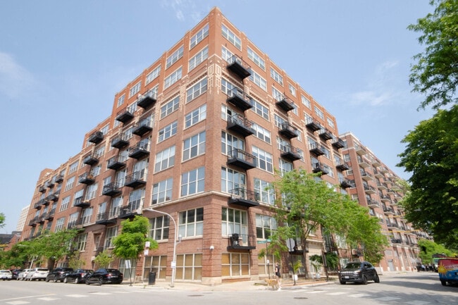 property at 1500 W Monroe St
