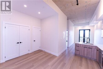 169 James St S in Hamilton, ON - Building Photo - Building Photo