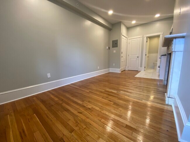 397 Marlborough St, Unit 10 in Boston, MA - Building Photo - Building Photo