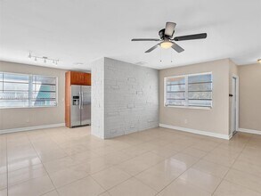 365 NE 171st Terrace in North Miami Beach, FL - Building Photo - Building Photo