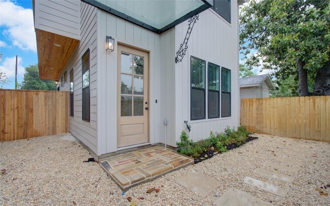 4603 Edison St in Houston, TX - Building Photo - Building Photo