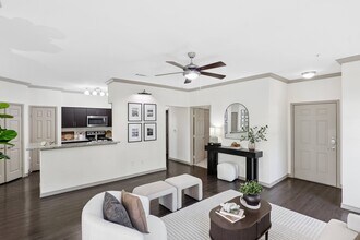 Capri Villas at the Lake in Conroe, TX - Building Photo - Building Photo