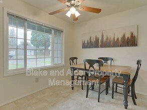 9733 SE Ramona St in Portland, OR - Building Photo - Building Photo