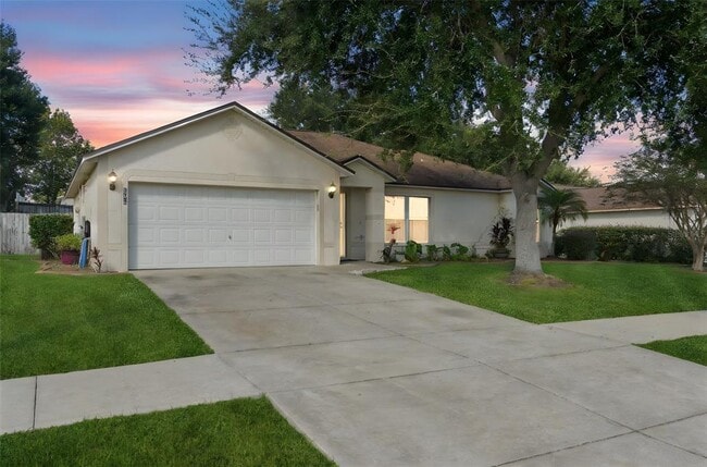 property at 886 Scenic View Cir