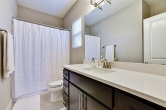 3101 McCurdy St, Unit A in Austin, TX - Foto de edificio - Building Photo