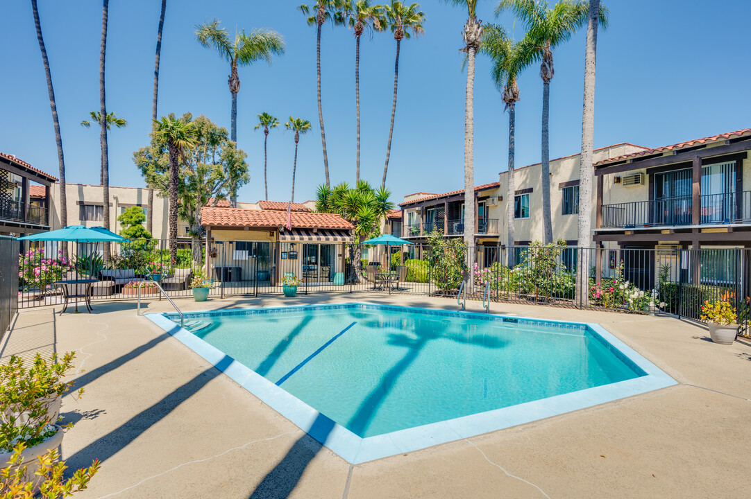 The Maddox in Huntington Beach, CA - Foto de edificio