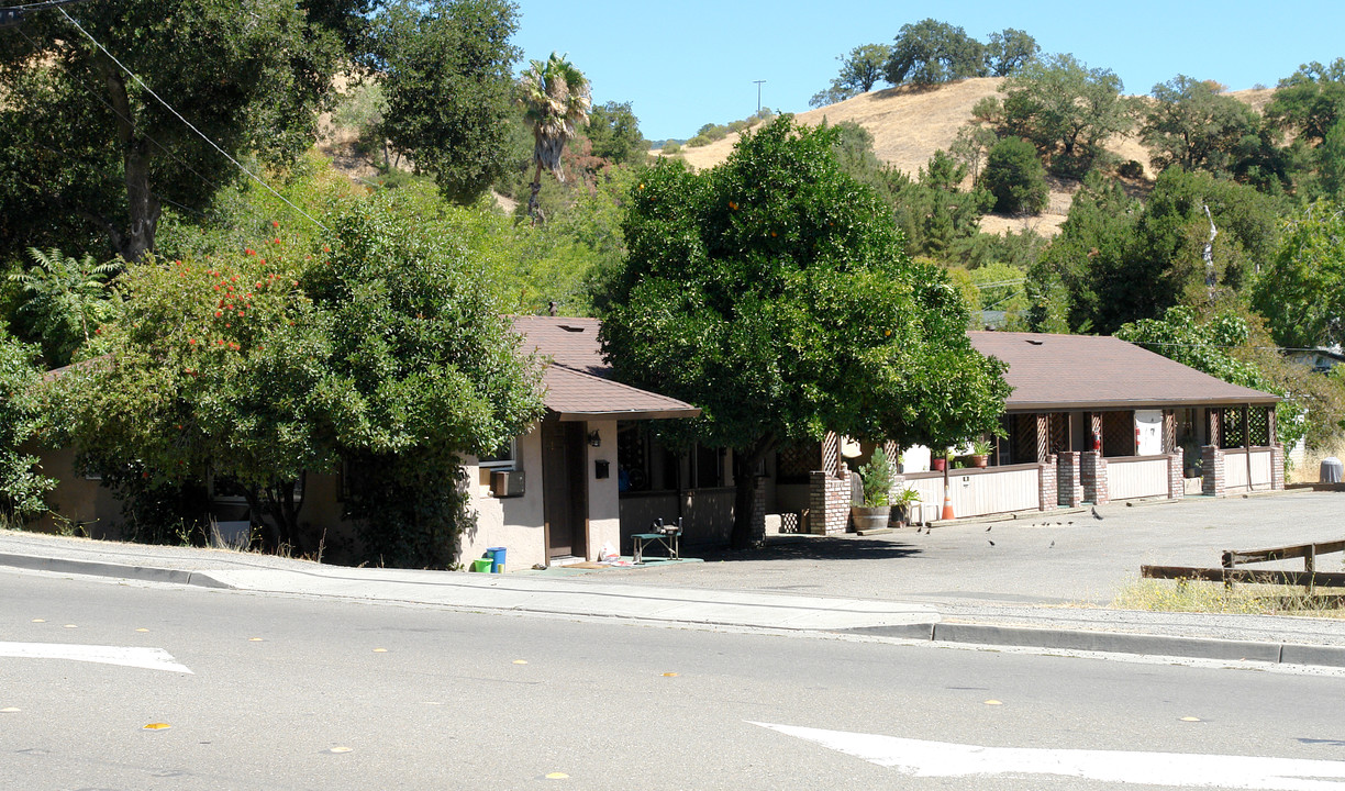 720 N Cloverdale Blvd in Cloverdale, CA - Building Photo