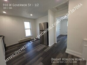 910 W Governor St in Springfield, IL - Building Photo - Building Photo