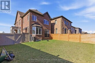 42 Port Renfrew Ave in Vaughan, ON - Building Photo - Building Photo
