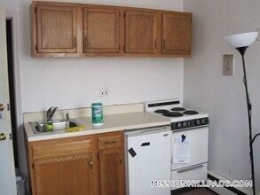 10 Wait St, Unit 301 in Boston, MA - Building Photo - Building Photo