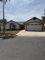 10243 W Reade Ave in Glendale, AZ - Building Photo