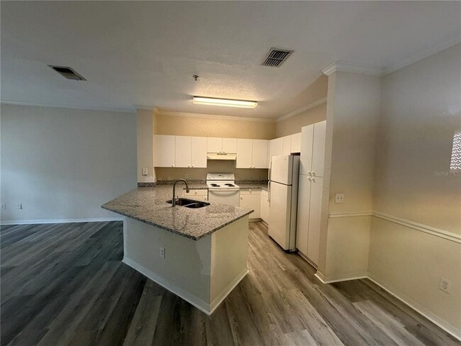 3561 Conroy Rd in Orlando, FL - Foto de edificio - Building Photo