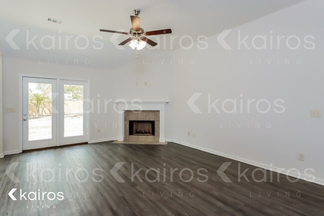 101 Nottingham Wy in Elmore, AL - Building Photo - Building Photo