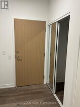 395 Square One Dr in Mississauga, ON - Building Photo - Building Photo