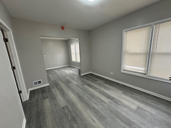 10741 S Glenroy Ave in Chicago, IL - Building Photo - Building Photo