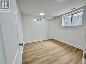 62 Phoenix Blvd in Barrie, ON - Building Photo - Building Photo