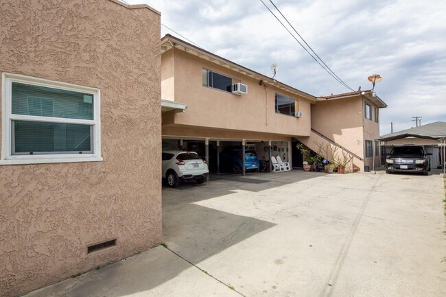 9527 Los Angeles St in Bellflower, CA - Building Photo - Building Photo